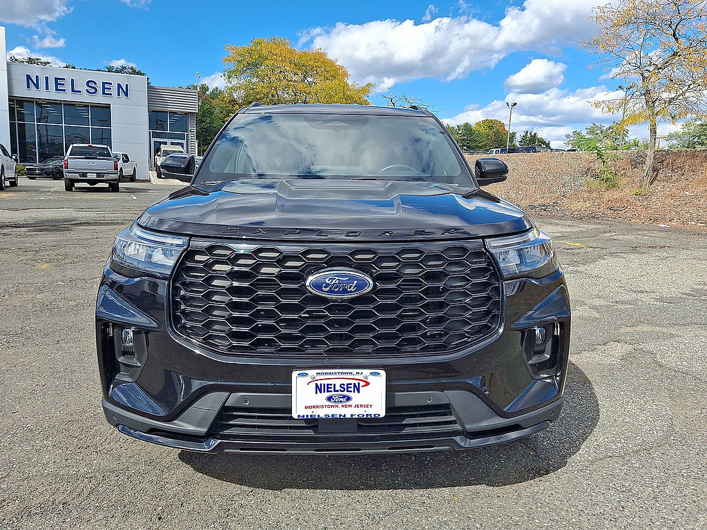 Certified 2025 Ford Explorer ST-Line w/ ST-Line Street Pack AWD/4WD image 35