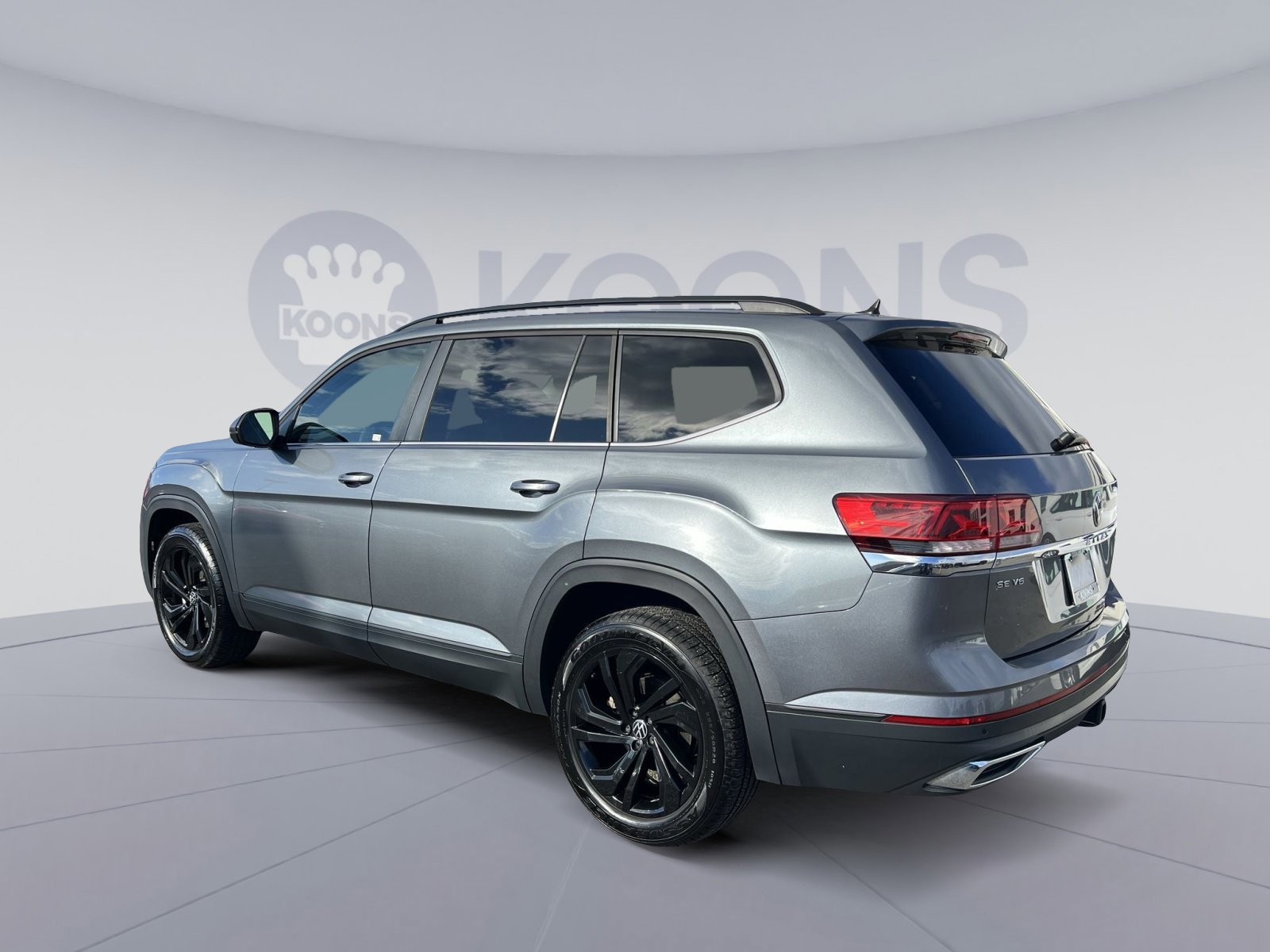 Used 2022 Volkswagen Atlas SE image 3