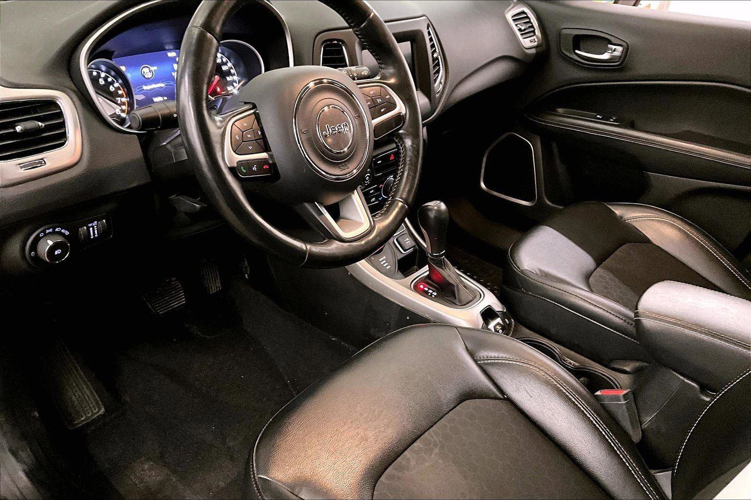 Used 2018 Jeep Compass Latitude w/ Popular Equipment Group image 12