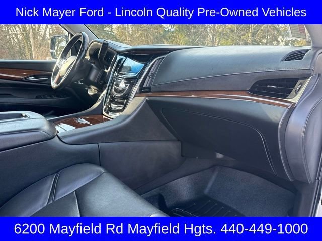 Used 2020 Cadillac Escalade Luxury image 24