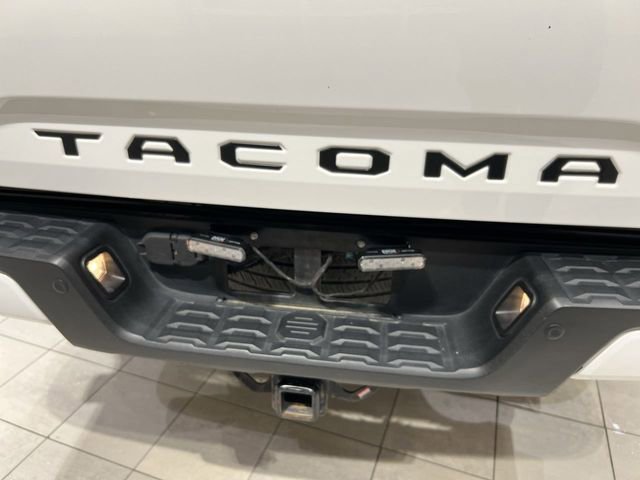 Used 2019 Toyota Tacoma TRD Sport w/ Technology Package AWD/4WD image 28