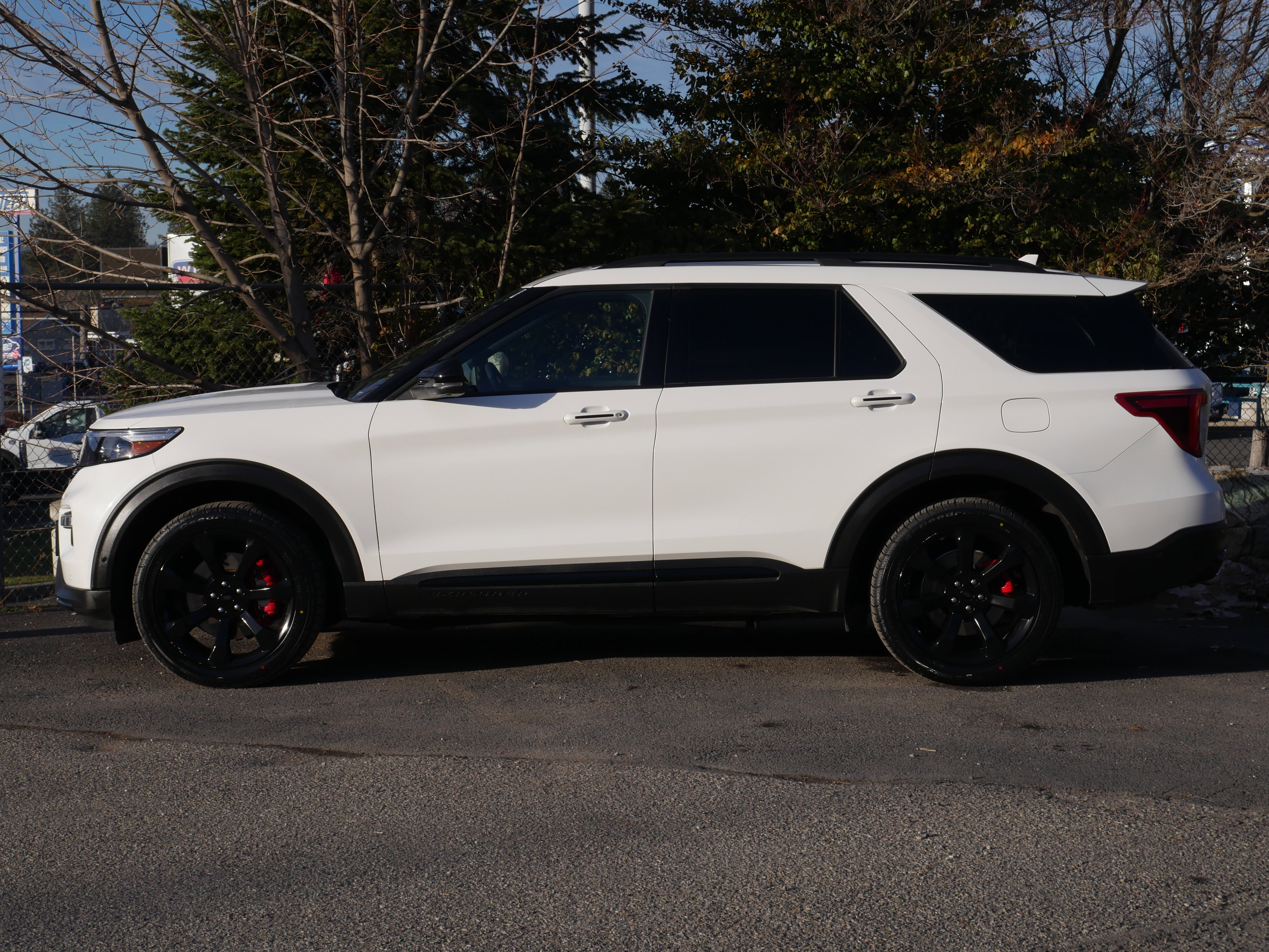 Certified 2022 Ford Explorer ST w/ Equipment Group 401A image 17