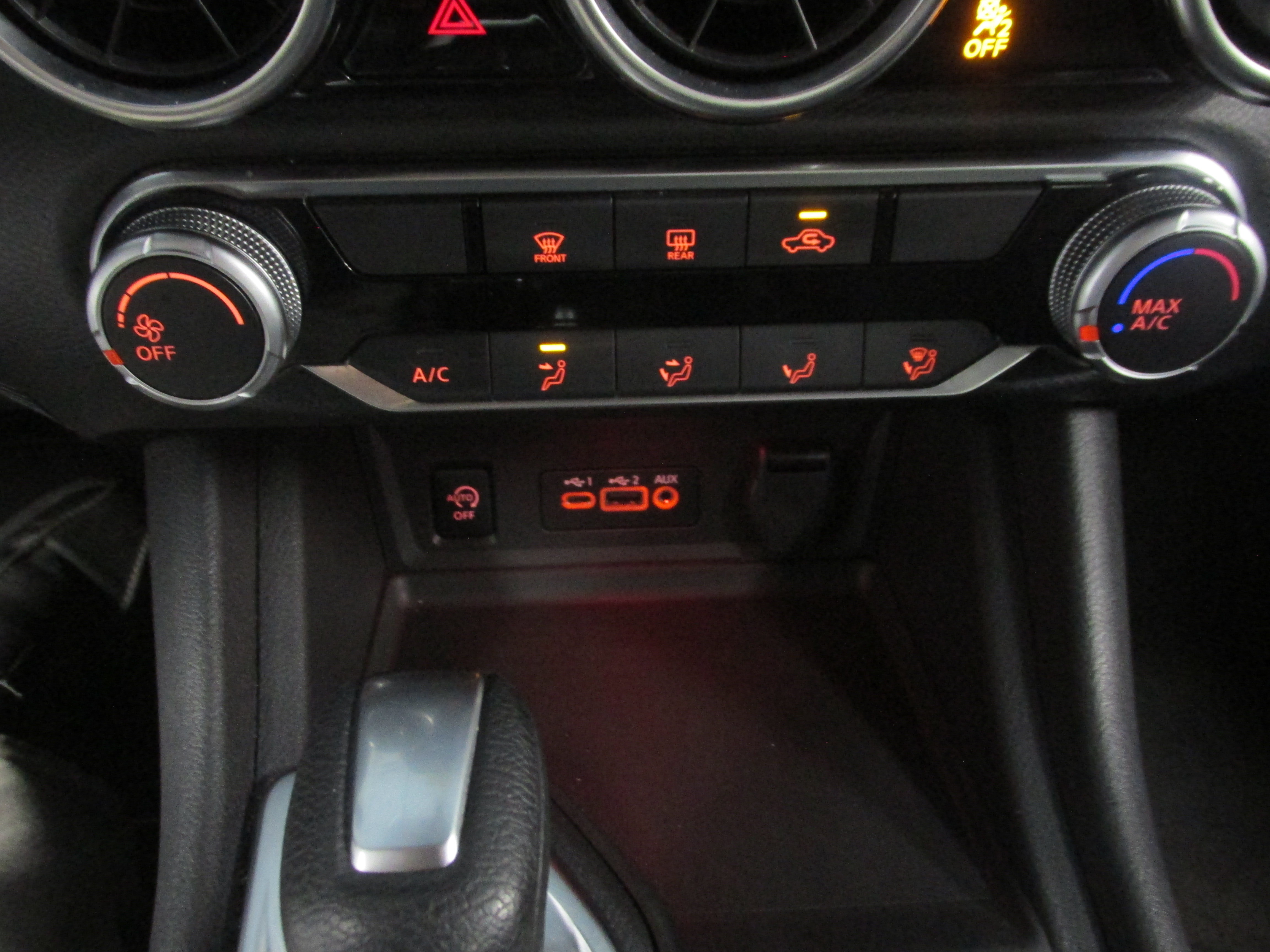Used 2024 Nissan Sentra SV FWD image 32