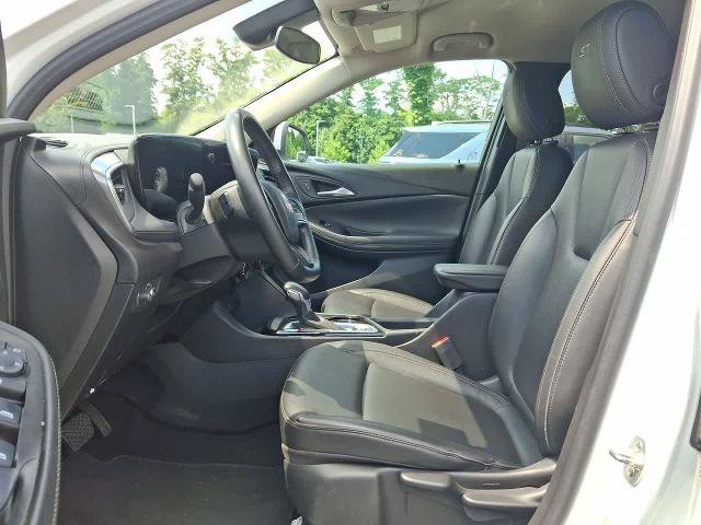 Used 2024 Buick Encore GX Sport Touring AWD/4WD image 17