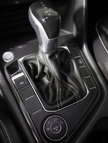 Used 2022 Volkswagen Tiguan SE AWD/4WD image 22