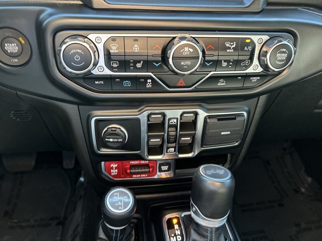 Used 2023 Jeep Wrangler Unlimited Rubicon 4xe w/ Cold Weather Group AWD/4WD image 31