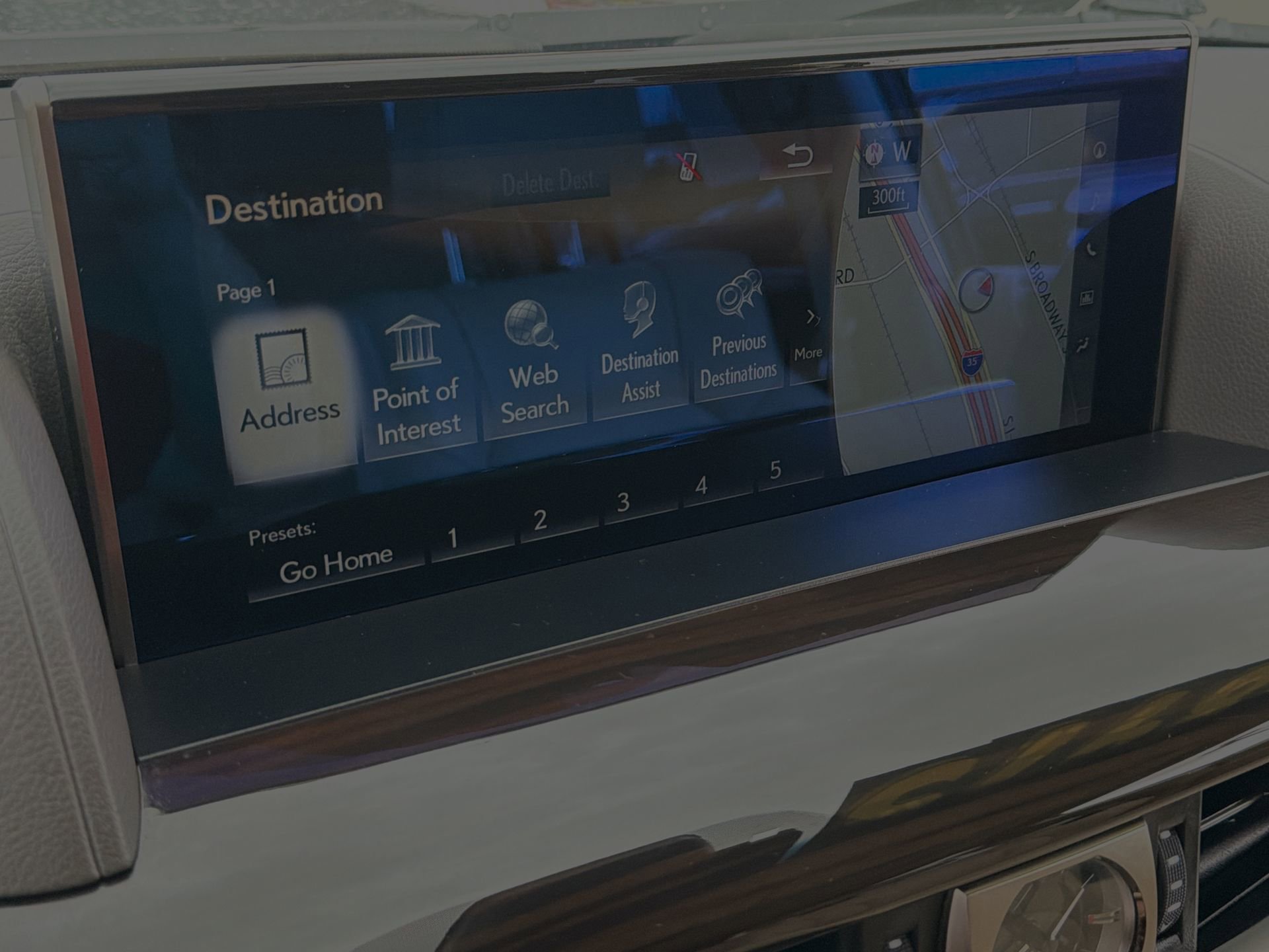 Used 2018 Lexus LX 570 4WD image 18