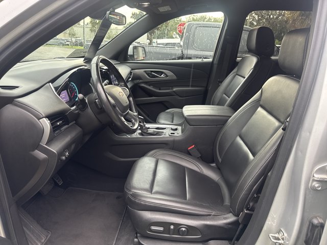 Used 2022 Chevrolet Traverse LT FWD image 14