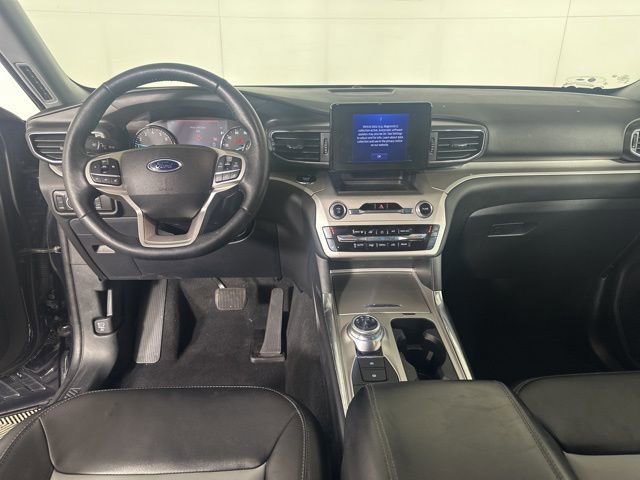 Certified 2022 Ford Explorer XLT w/ Equipment Group 202A image 12