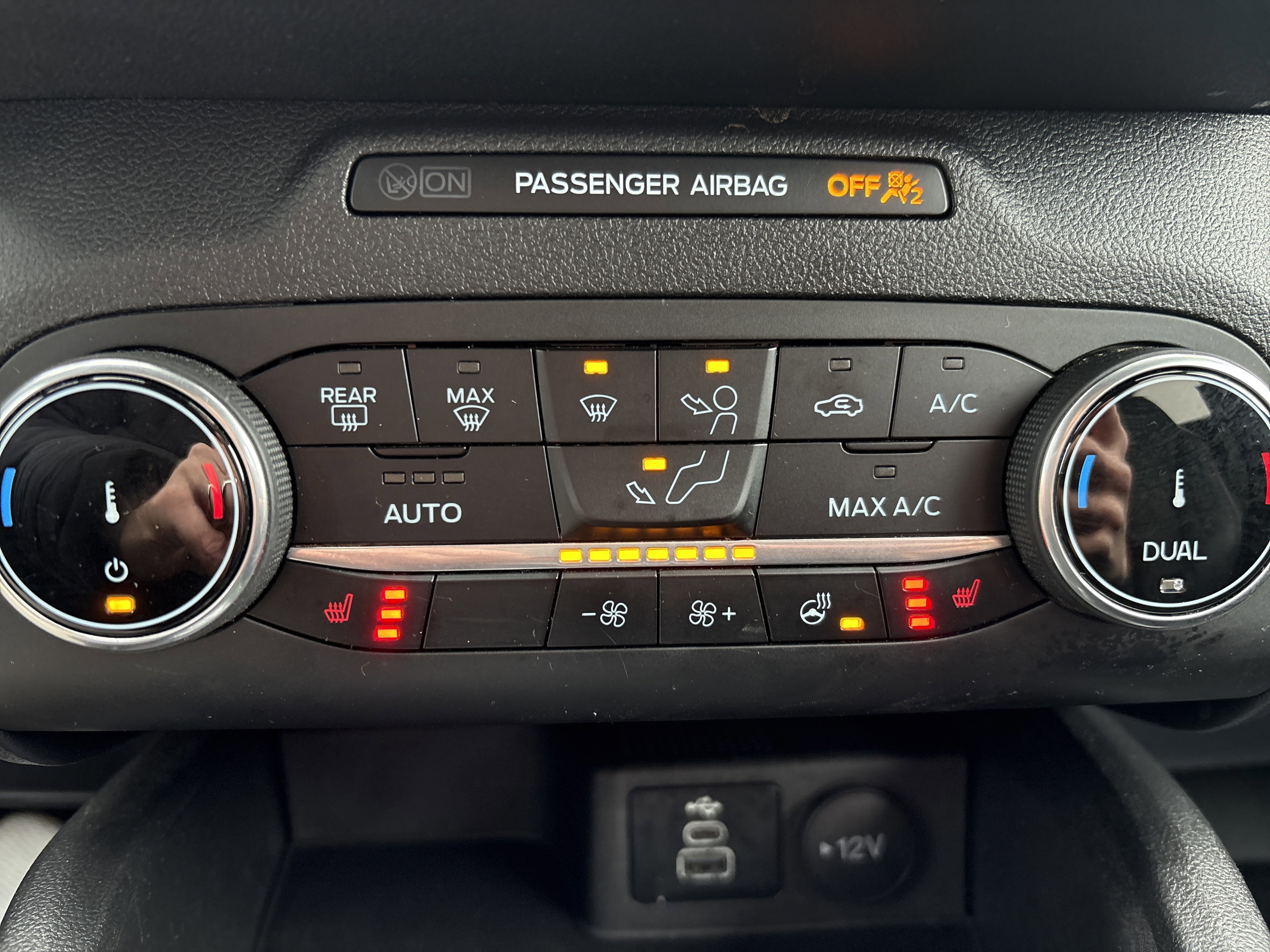 Certified 2025 Ford Escape ST-Line Select AWD/4WD image 28