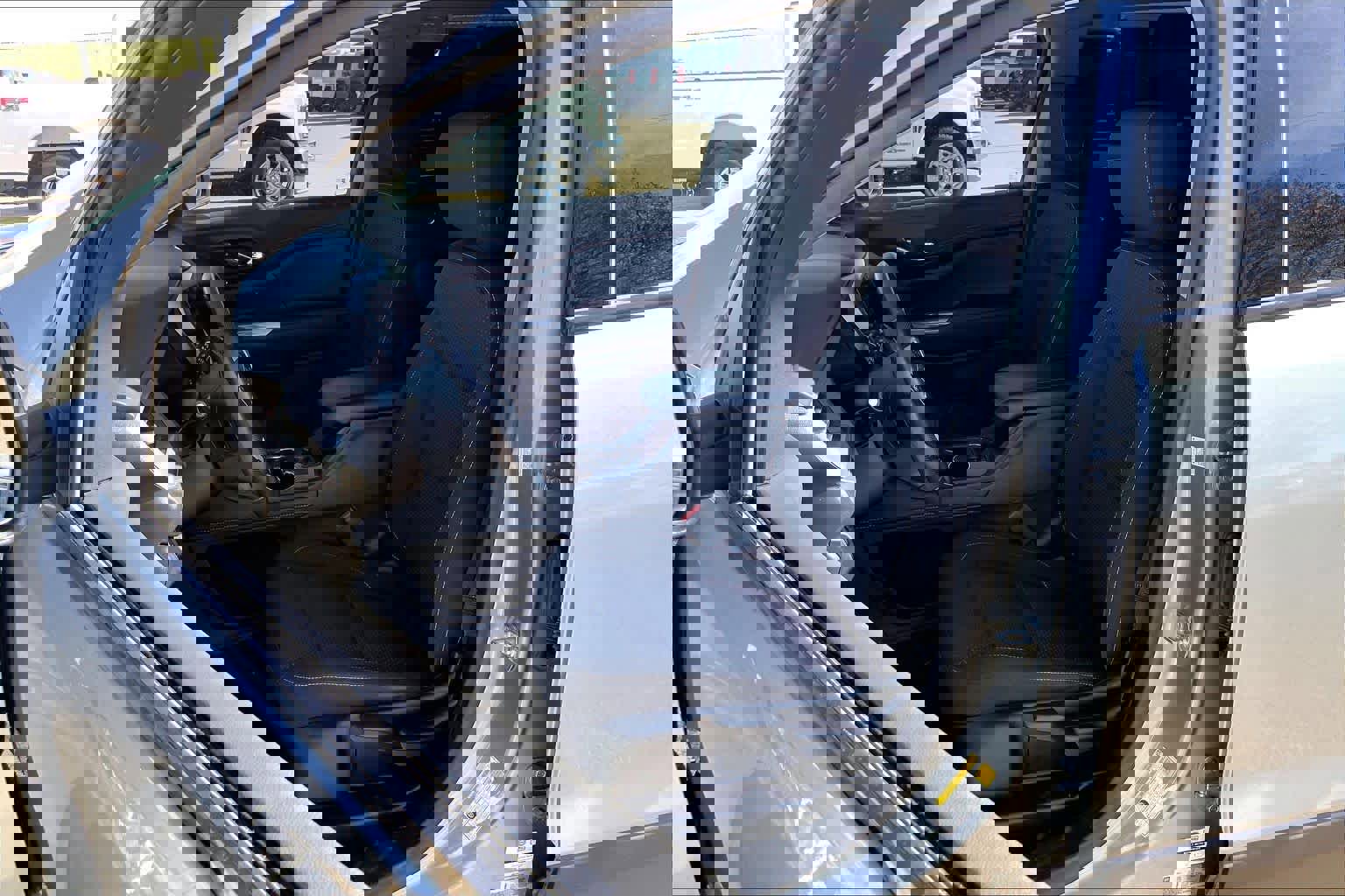 Used 2023 GMC Acadia SLE w/ Elevation Edition image 7