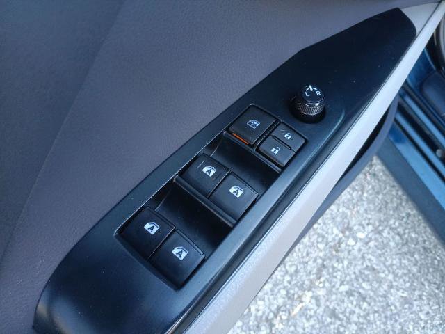 Used 2018 Toyota Camry L image 12