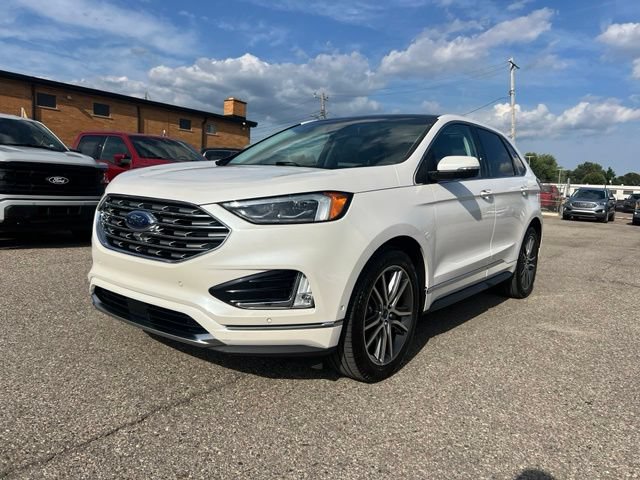 Certified 2019 Ford Edge Titanium w/ Equipment Group 301A AWD/4WD image 29
