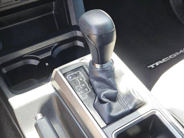 Used 2022 Toyota Tacoma SR5 w/ SR5 Appearance Package (SM) RWD image 12