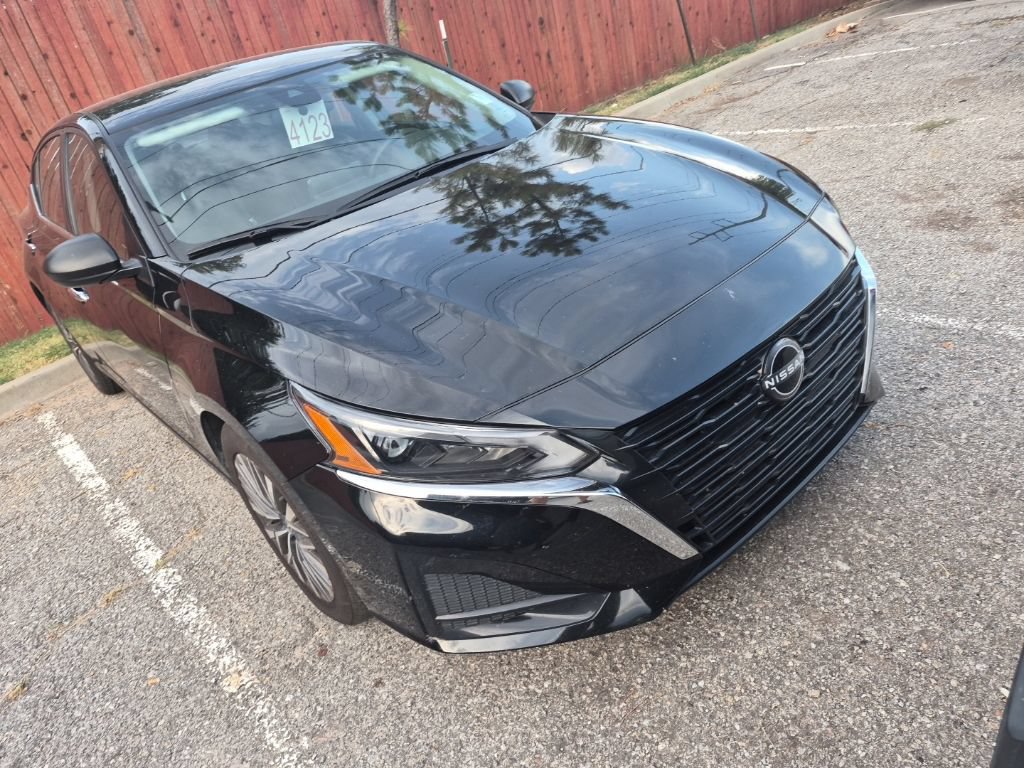 Used 2025 Nissan Altima 2.5 SV FWD image 21