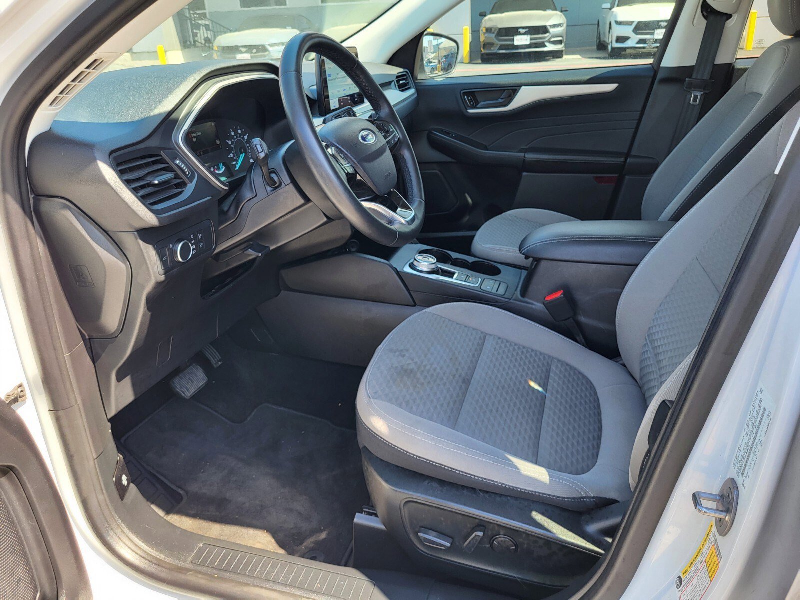 Certified 2022 Ford Escape SE w/ SE Sport Appearance Package image 18