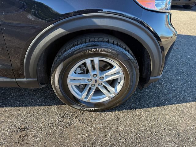 Certified 2022 Ford Explorer XLT w/ Equipment Group 202A image 29