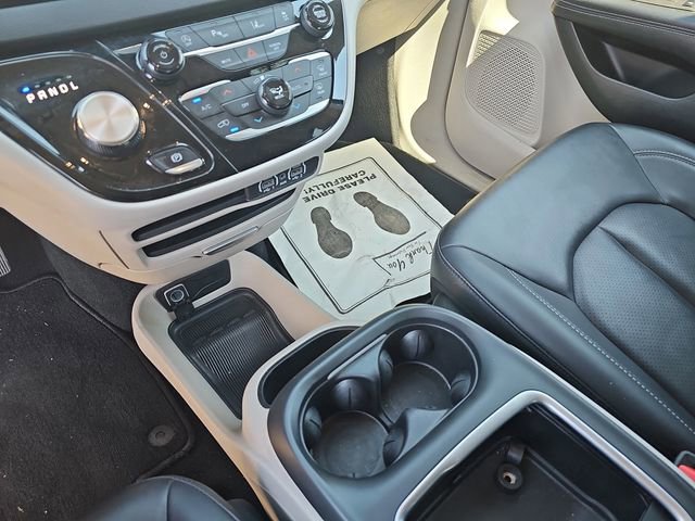 Used 2024 Chrysler Pacifica Touring-L FWD image 29