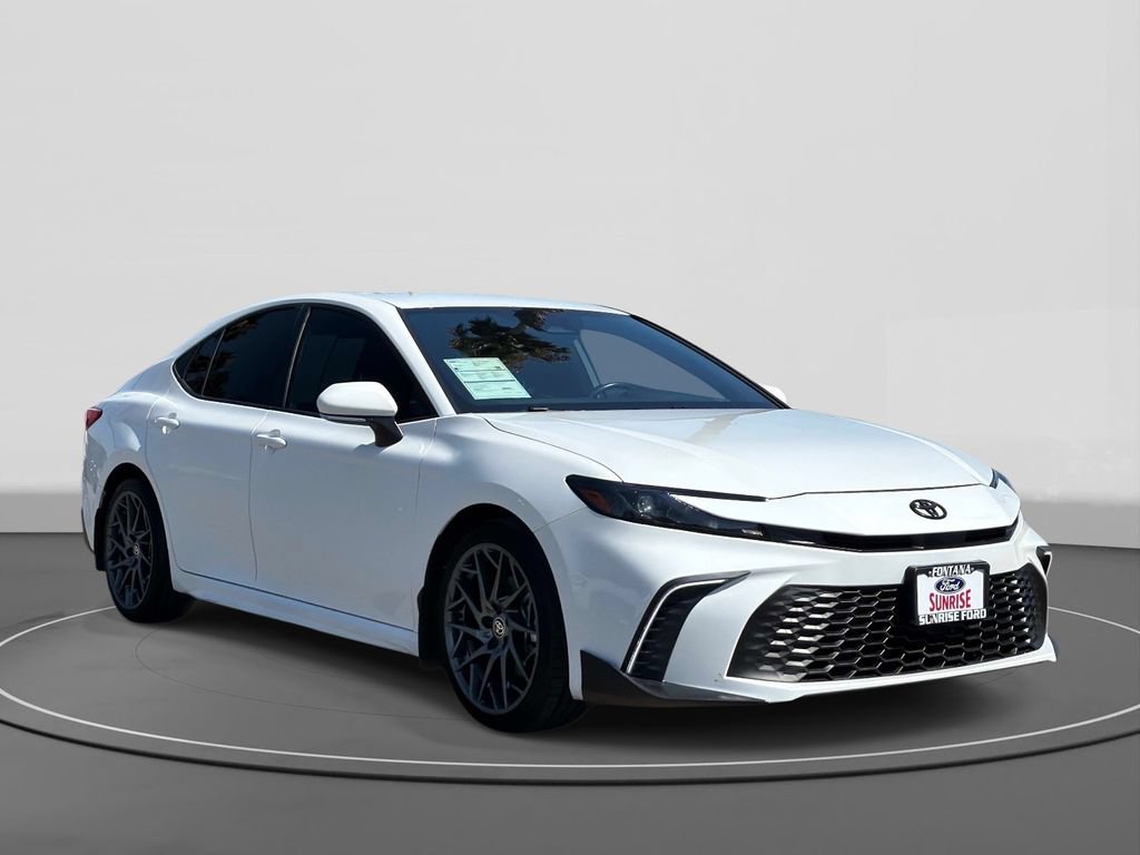Used 2025 Toyota Camry SE w/ Convenience Package FWD image 4