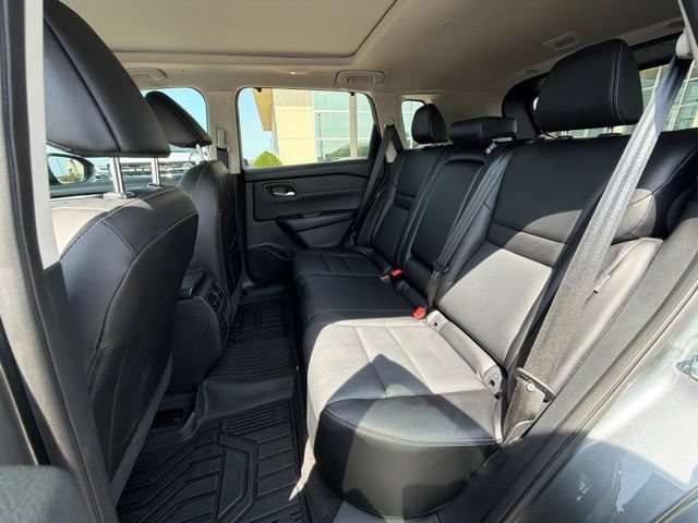 Used 2024 Nissan Rogue SL w/ SL Premium Package FWD image 15