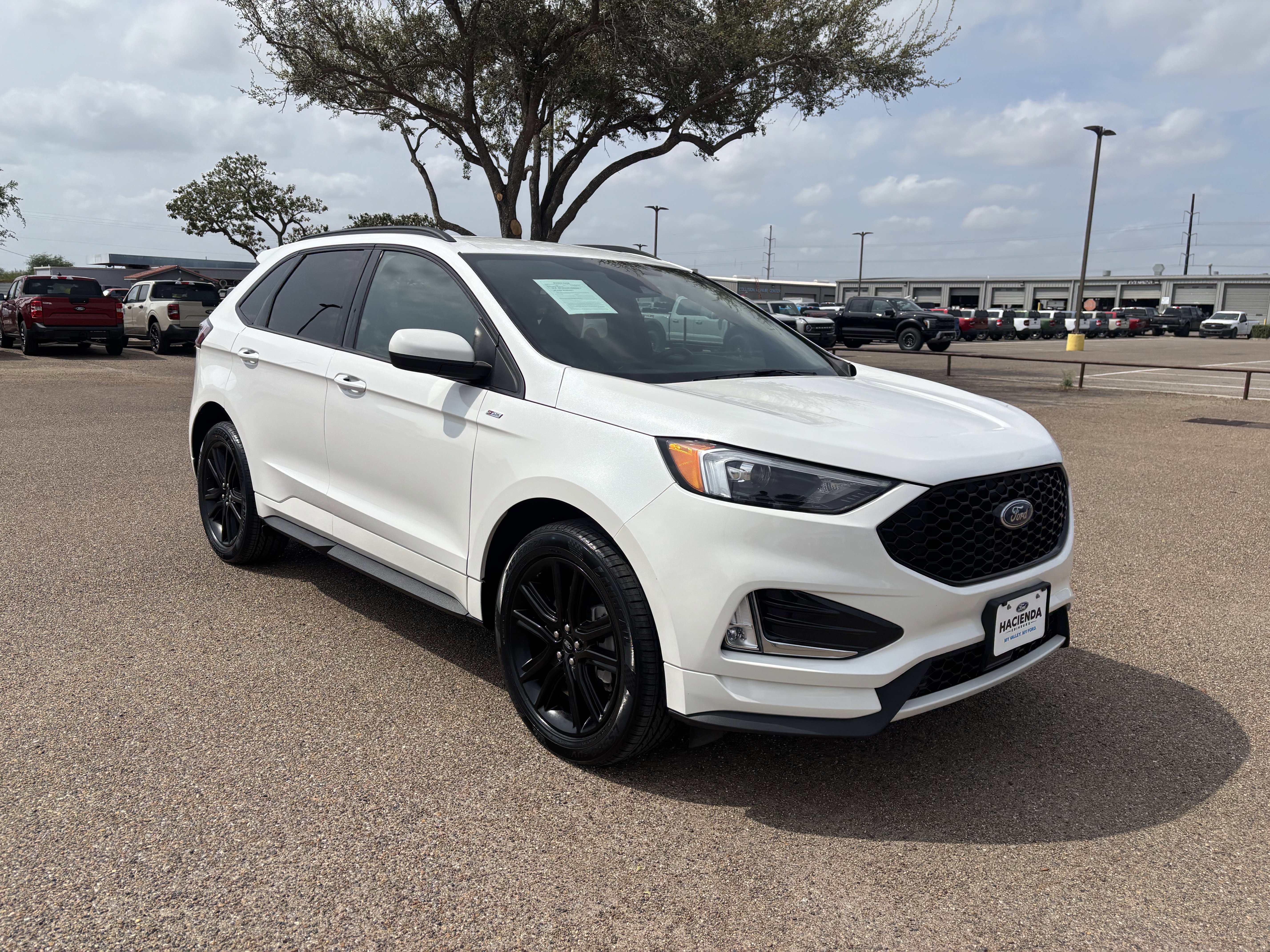 Certified 2024 Ford Edge ST-Line AWD/4WD image 5