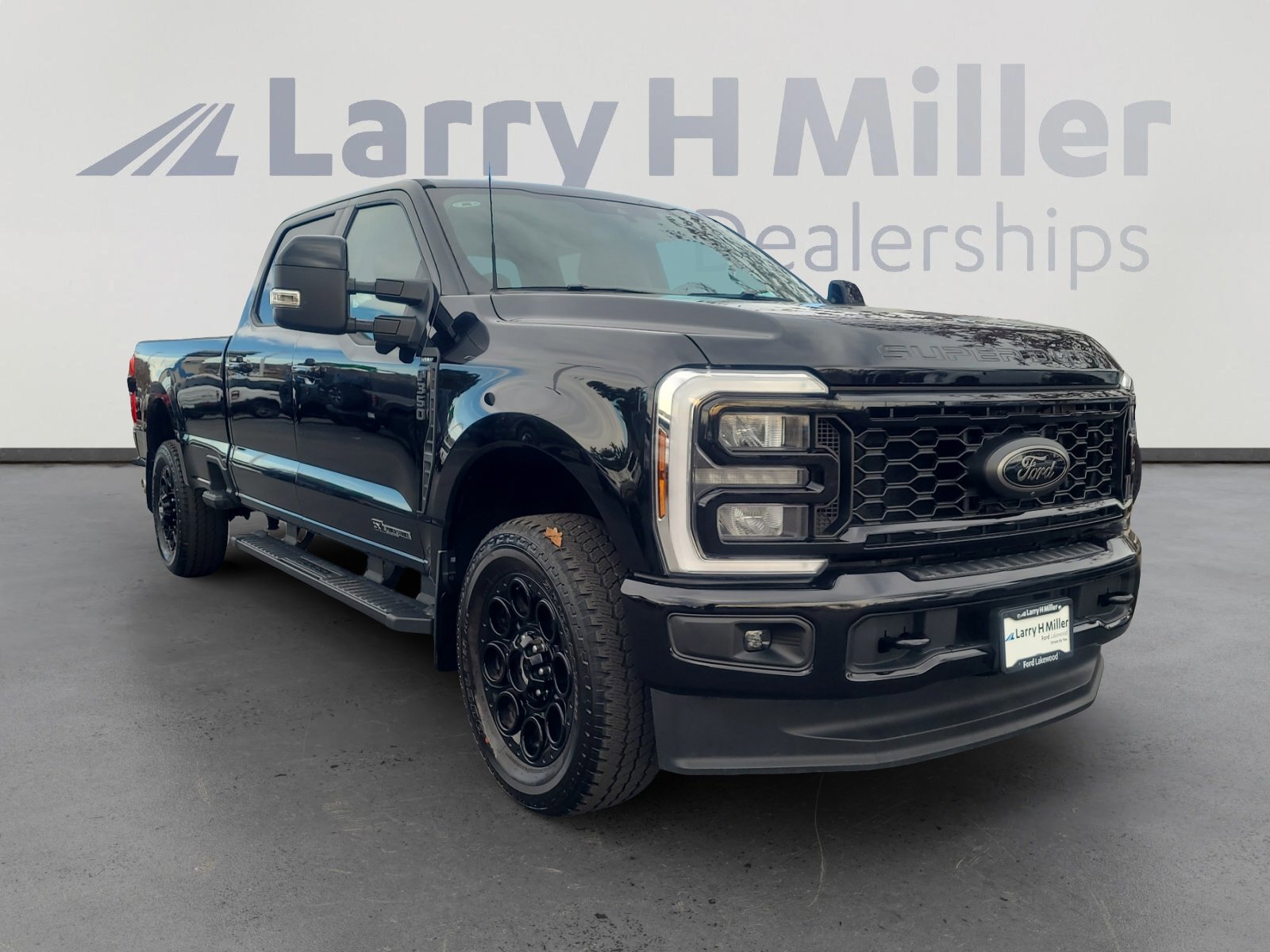 Certified 2025 Ford F350 Lariat w/ Black Appearance Package image 7