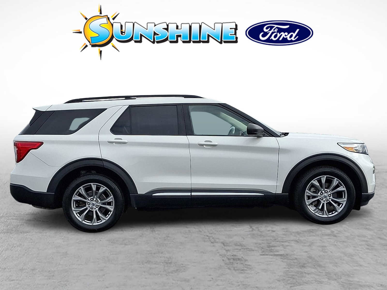 Certified 2023 Ford Explorer XLT w/ Equipment Group 202A image 5