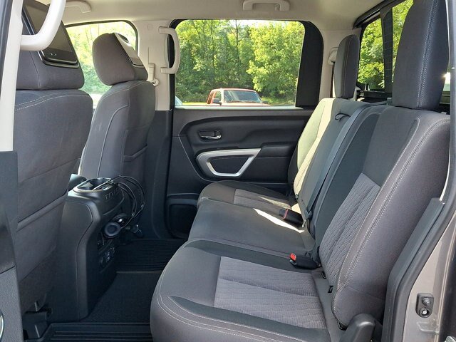 Used 2021 Nissan Titan SV w/ SV Convenience Package AWD/4WD image 10