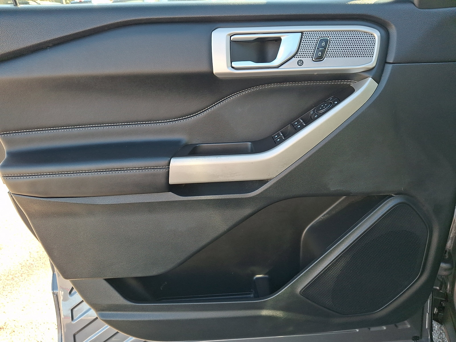 Certified 2023 Ford Explorer XLT w/ Equipment Group 202A AWD/4WD image 12