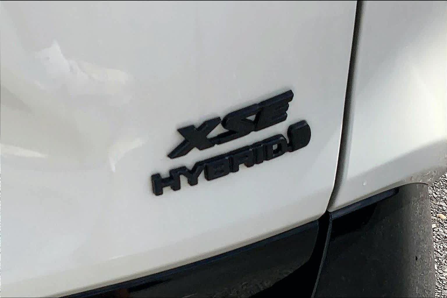Used 2021 Toyota RAV4 XSE AWD/4WD image 10