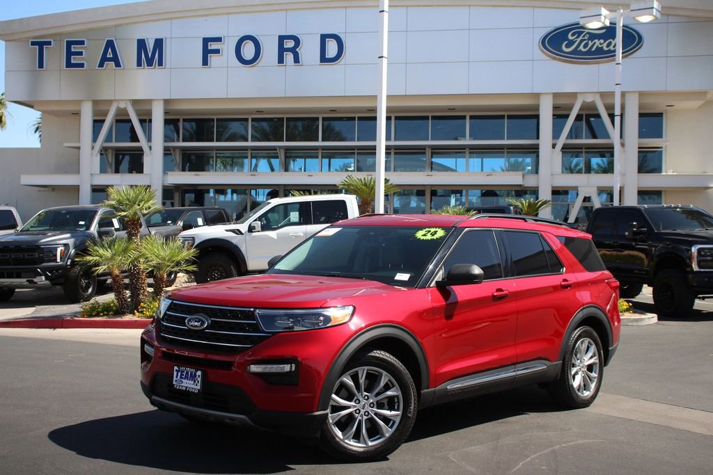 Certified 2024 Ford Explorer XLT w/ Equipment Group 202A RWD image 2