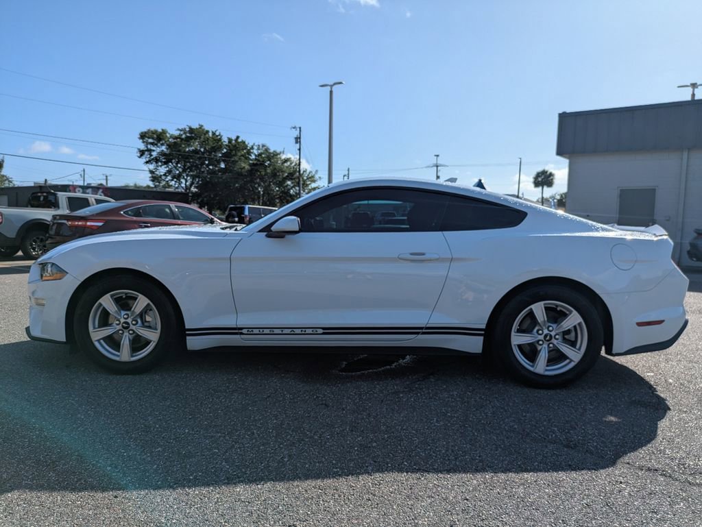 Certified 2022 Ford Mustang Coupe RWD image 9