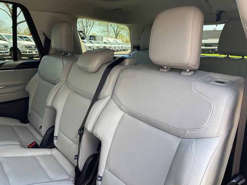 Certified 2025 Ford Expedition Platinum AWD/4WD image 33