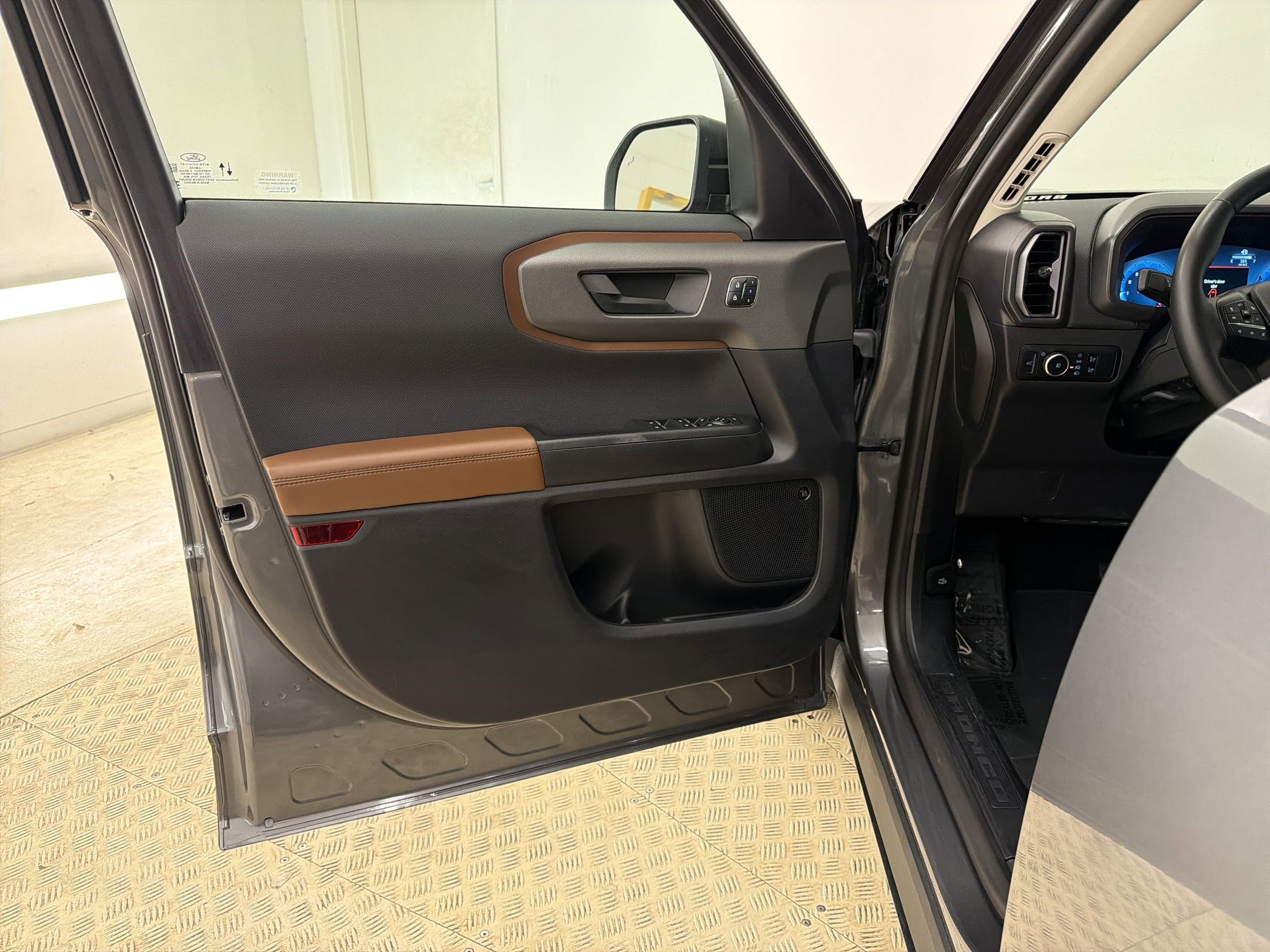 Certified 2025 Ford Bronco Sport Outer Banks w/ Outer Banks Tech Package+ image 4