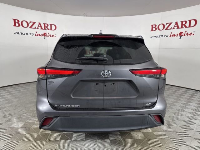 Used 2022 Toyota Highlander XLE image 4