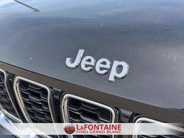 Used 2023 Jeep Grand Cherokee Limited AWD/4WD image 9