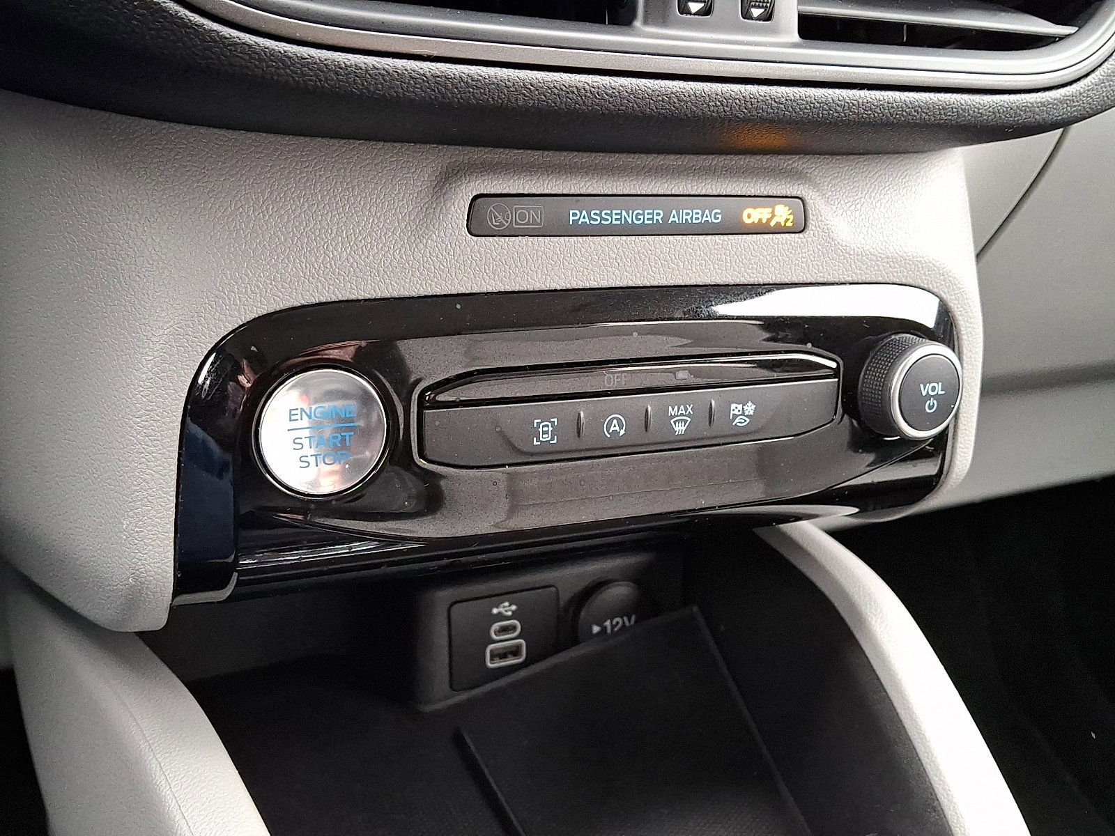 Certified 2024 Ford Escape Active w/ Tech Pack #1 image 18