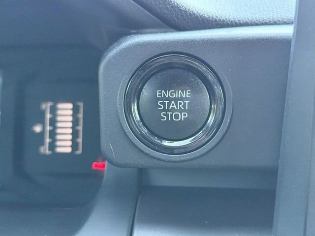 Used 2025 Toyota Tacoma SR5 AWD/4WD image 19