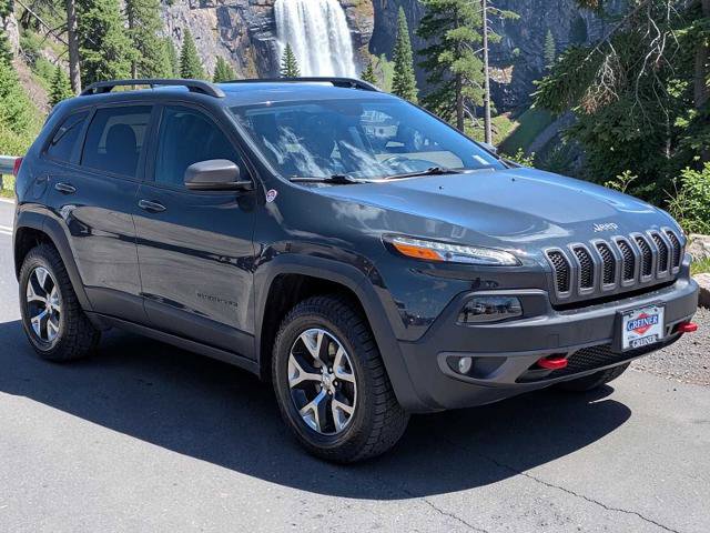 Used 2017 Jeep Cherokee Trailhawk w/ Comfort & Convenience Group AWD/4WD image 8