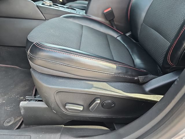 Certified 2023 Ford Escape ST-Line w/ Cold Weather Package FWD image 17