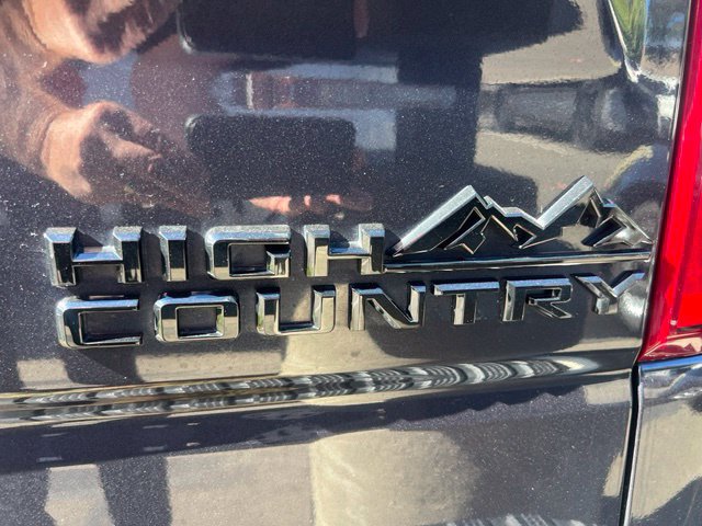 Used 2023 Chevrolet Silverado 1500 High Country w/ Technology Package AWD/4WD image 9