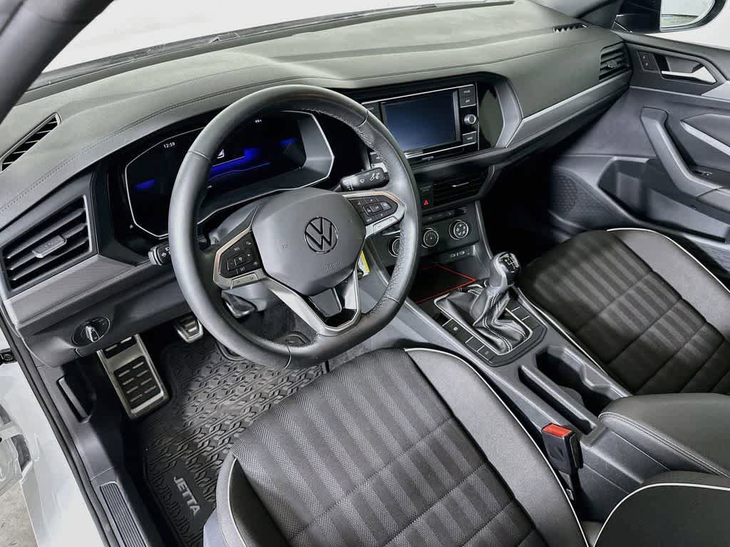 Used 2024 Volkswagen Jetta Sport FWD image 2