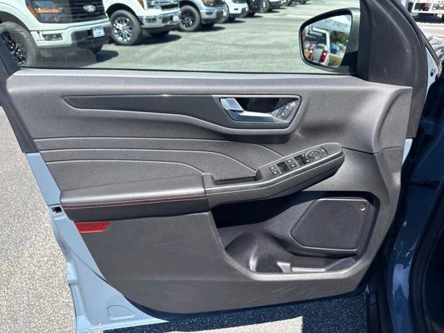 Certified 2024 Ford Escape ST-Line w/ Tech Pack #1 FWD image 15