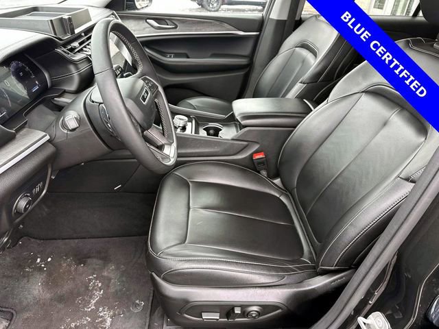 Used 2024 Jeep Grand Cherokee L Limited w/ Black Appearance Package image 12