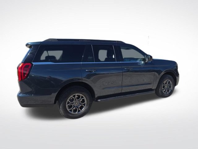 Certified 2025 Ford Expedition Active RWD image 3