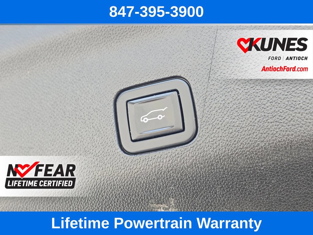 Used 2023 Chevrolet Tahoe Z71 w/ Luxury Package AWD/4WD image 24