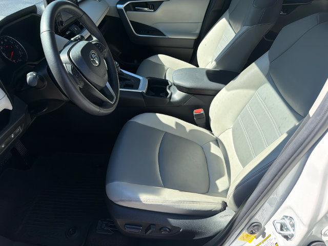 Used 2021 Toyota RAV4 XLE Premium AWD/4WD image 11