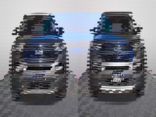 Certified 2022 Ford Explorer XLT w/ Equipment Group 202A image 5