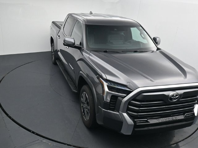 Used 2025 Toyota Tundra Limited AWD/4WD image 26
