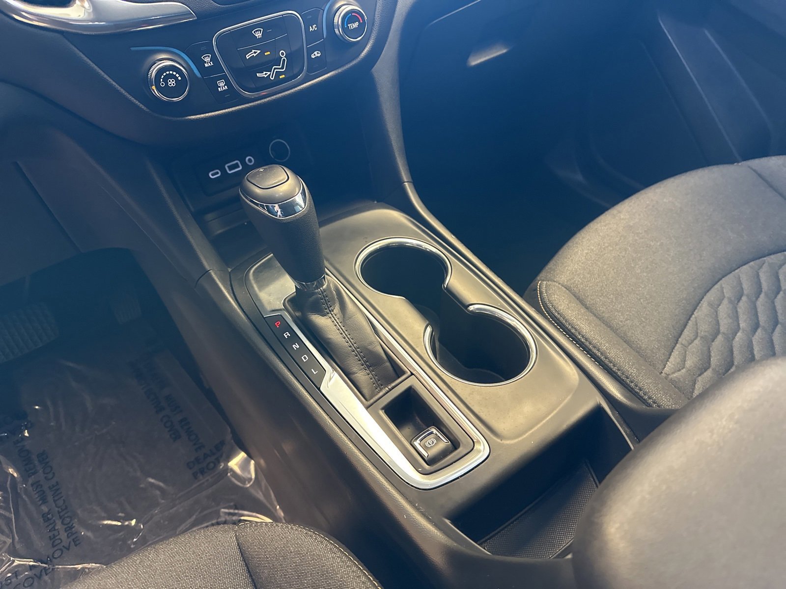 Used 2020 Chevrolet Equinox LT image 18